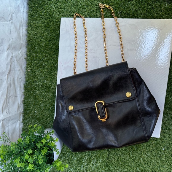 Marc Jacobs Black Leather Gold Chain-Link
Backpack - Picture 7 of 16